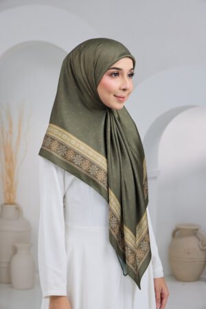 Puteri Aqilah Army Green