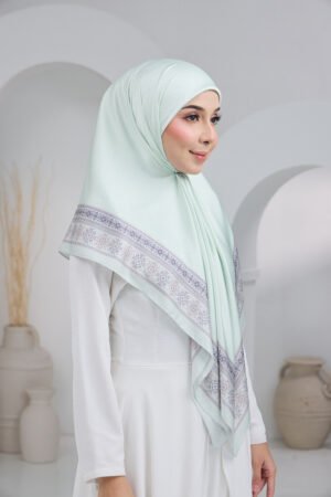 Puteri Aqilah Mint Green