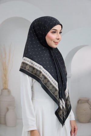 Puteri Aqilah Black Gold