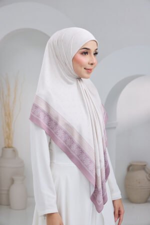 Puteri Aqilah Dusty Purple